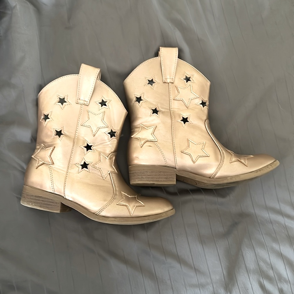 Cute star cut out cowgirl boots